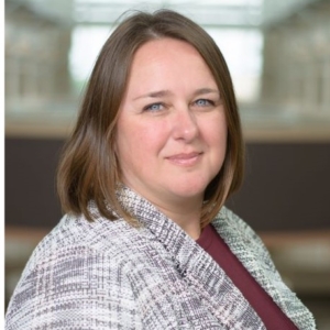 headshot of Laura Clark