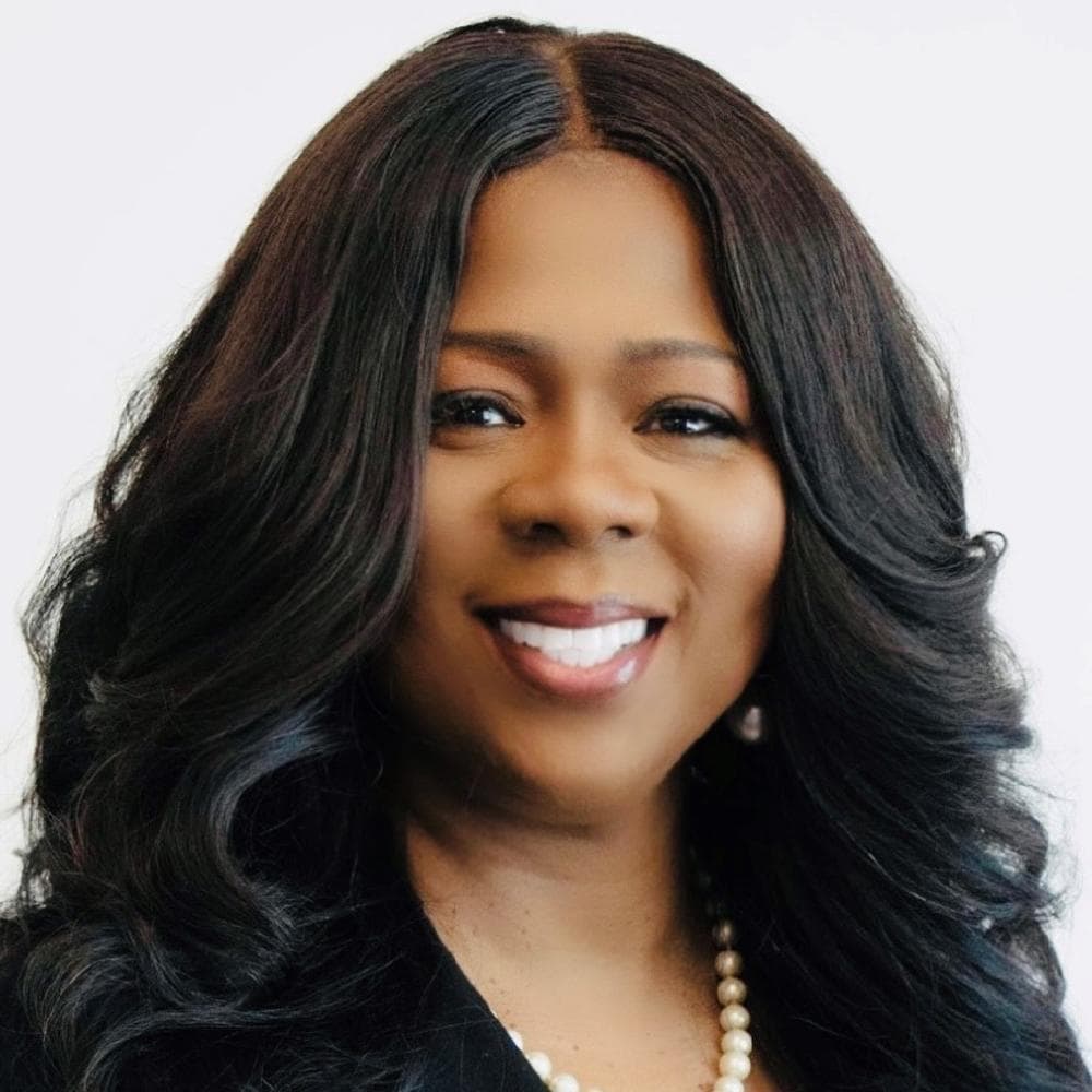 Shawnzia Thomas headshot